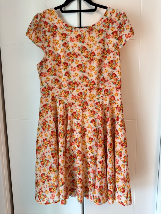 Forever 21 Dresses & Skirts - Forever 21 Floral Dress